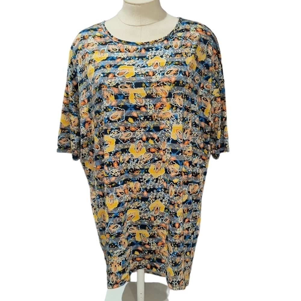 NWT LuLaRoe Irma Tunic Style Top Size S (6-8)